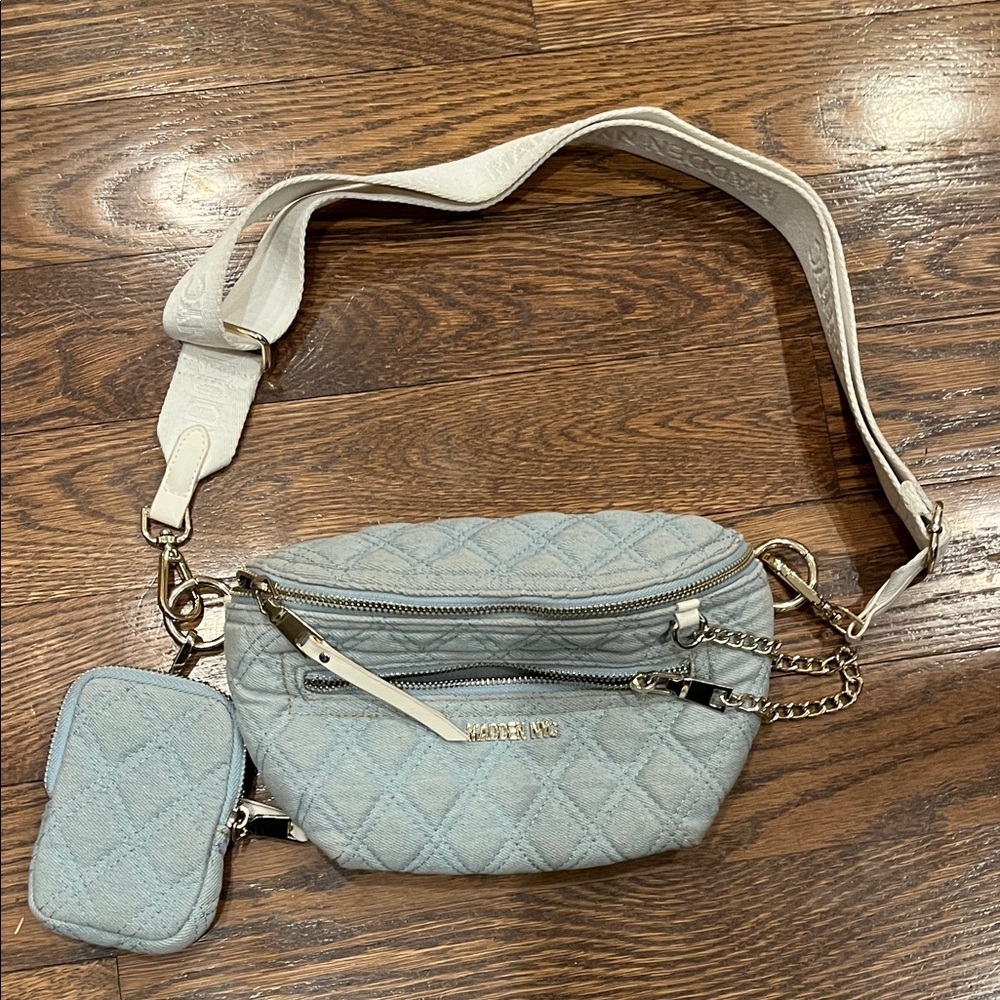Madden NYC  Light Gray Quilted Crossbody Bag Fanny pack